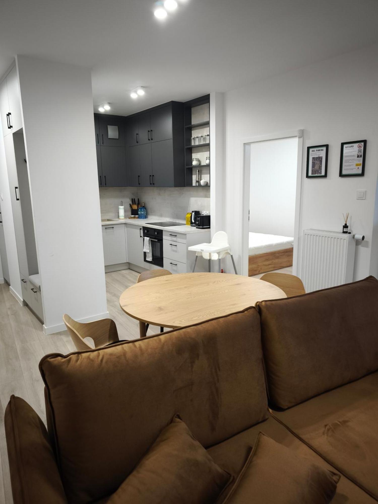 Starogard Gdański Kameralny Nowy Apartament W Centrum Miasta, Duzy Parking, Fv, Luksusowo Wyposazony, Ps5, Balkon, Klimatyzacja, Taras, Winda, Wyposazona Kuchnia מראה חיצוני תמונה